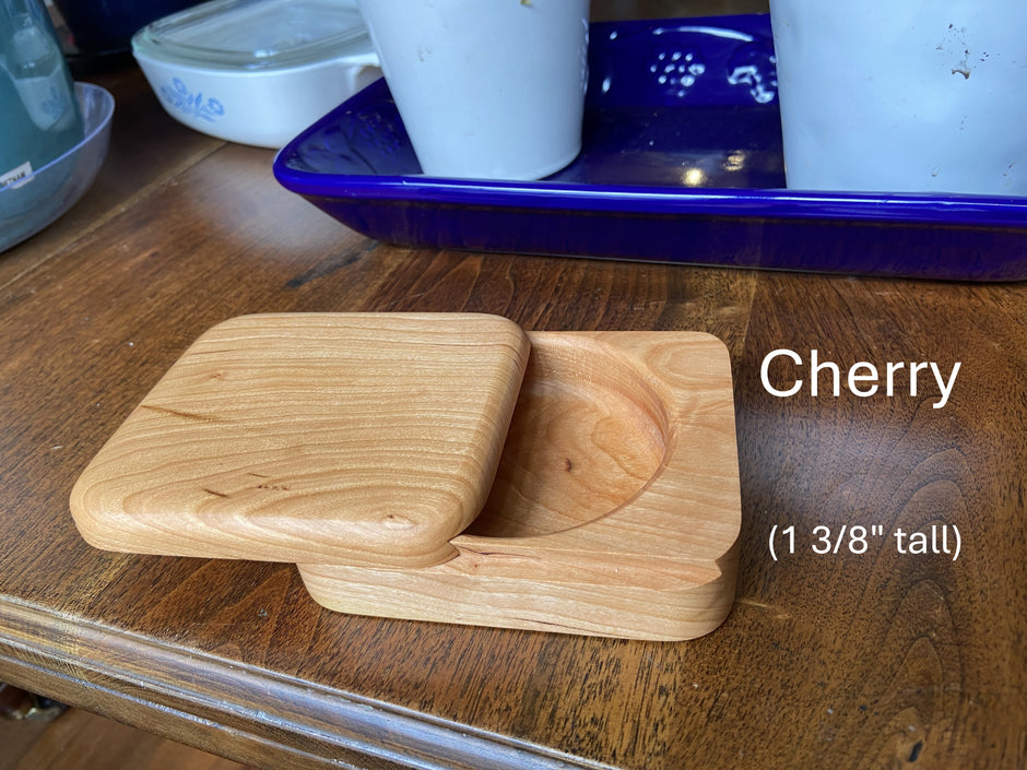 Small sliding dovetail box for desktop or bureau to hold desktop, keepsake or jewelry items.