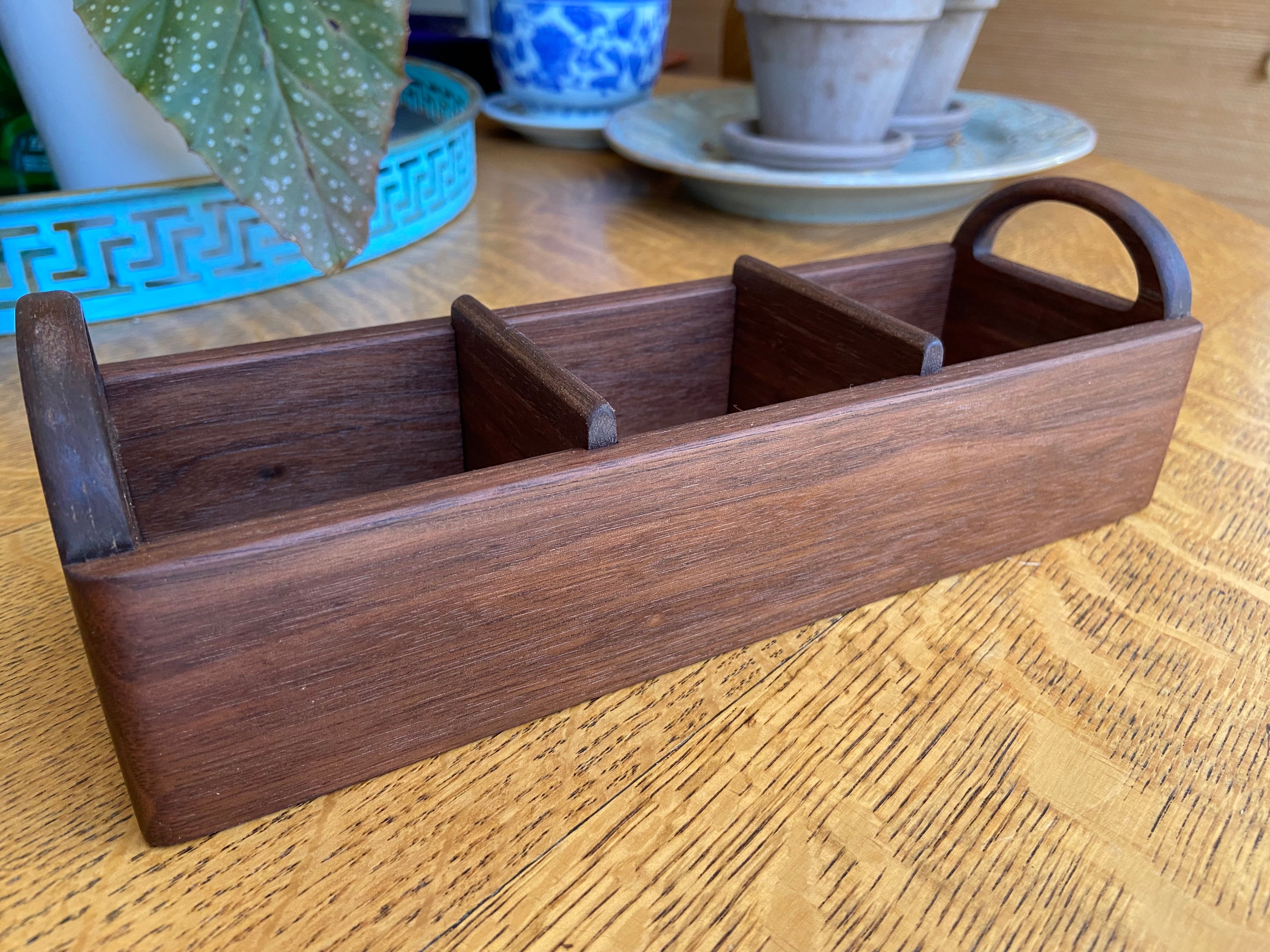 Hand-made Walnut Tea Caddy - Custom Tea Leaf Engraving